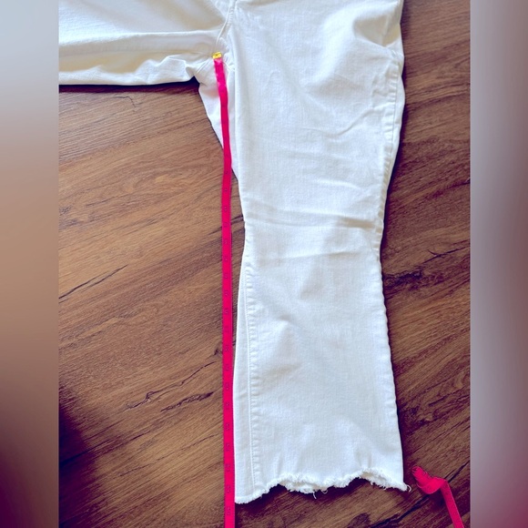 Democracy “Ab” technology White Jeans Distressed Hem Size 20w - Picture 6 of 8